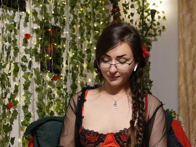 NaughtYHomemadE live cam