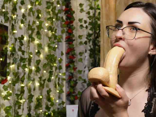 NaughtYHomemadE webcam