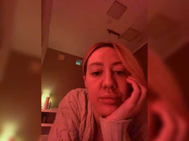 aidaelysee Live Cam on BongaCams