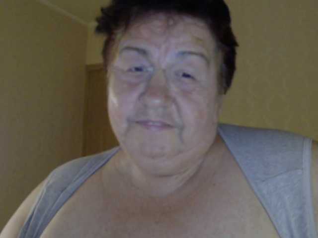 Alinahott1