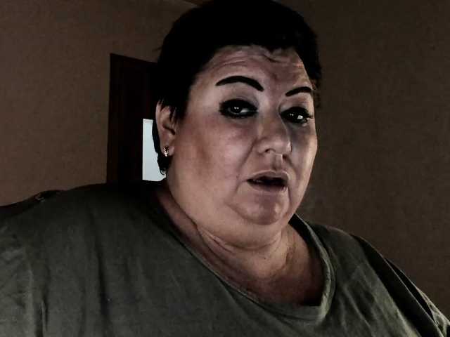Alinahott1