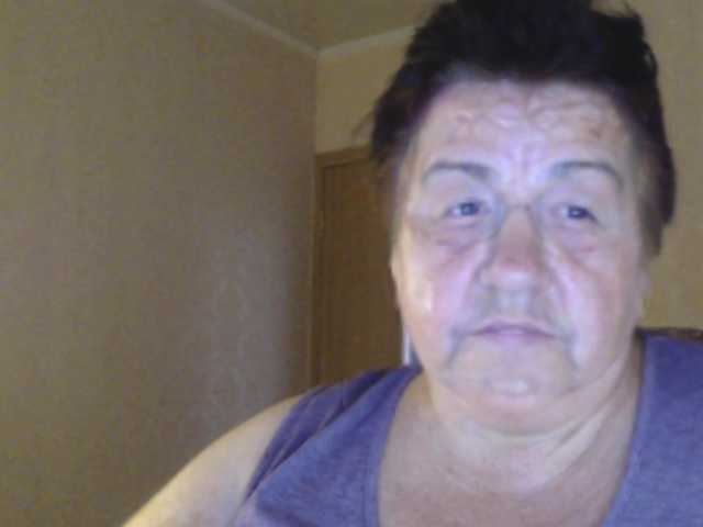Alinahott1