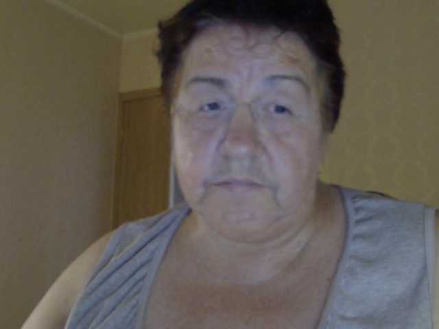 Alinahott1