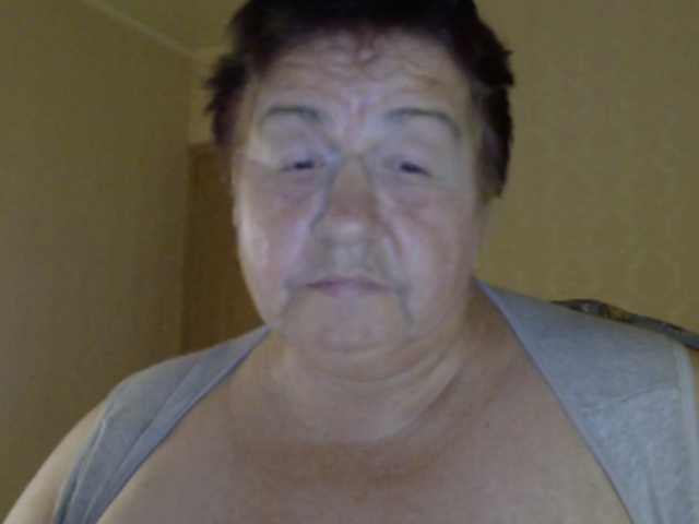Alinahott1