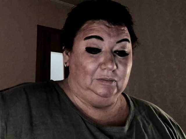 Alinahott1