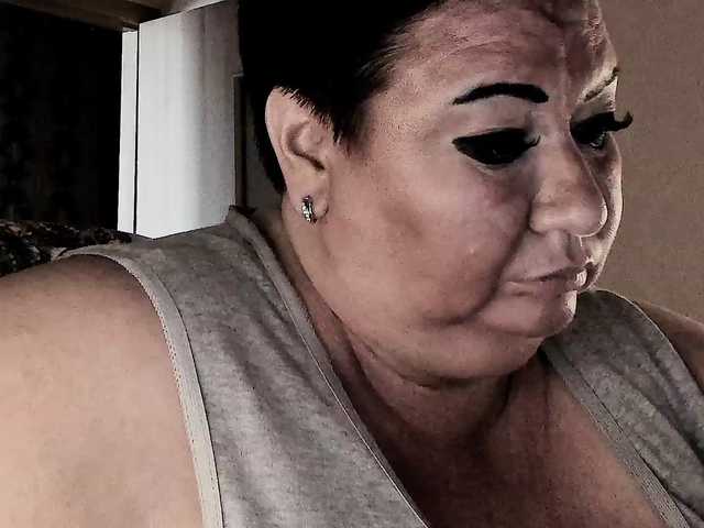 Alinahott1