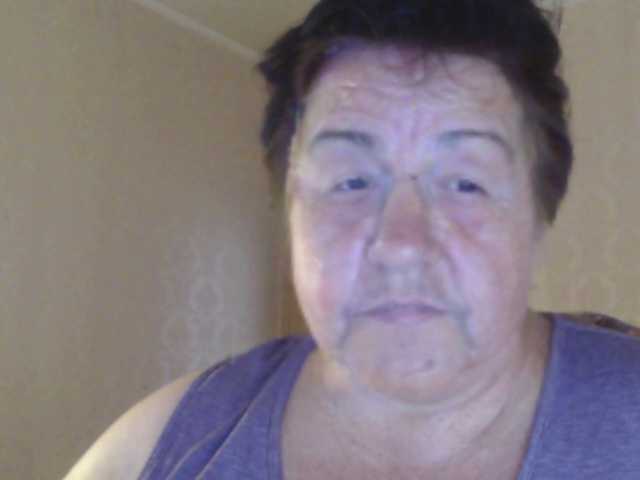 Alinahott1 live cam