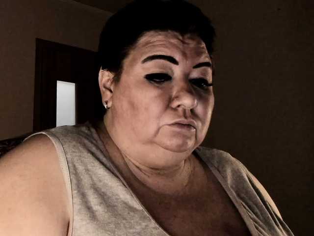 Alinahott1