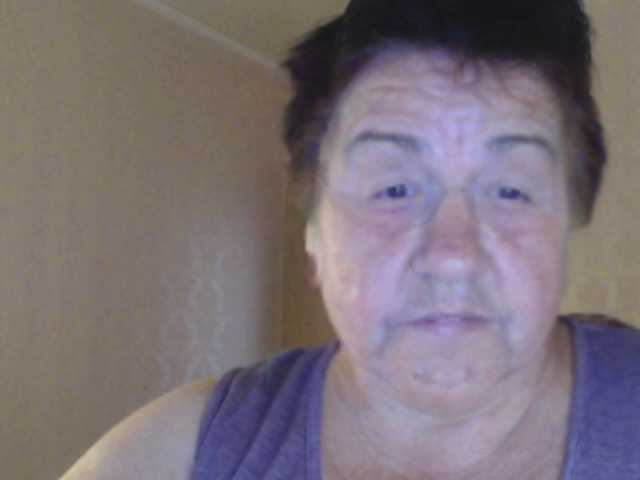Alinahott1