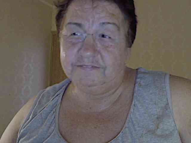 Alinahott1