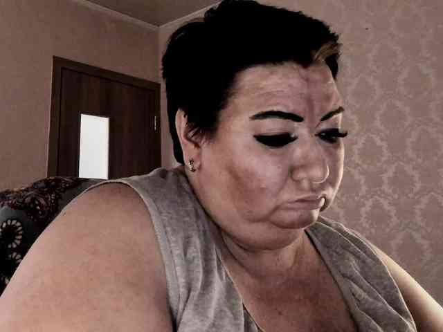 Alinahott1