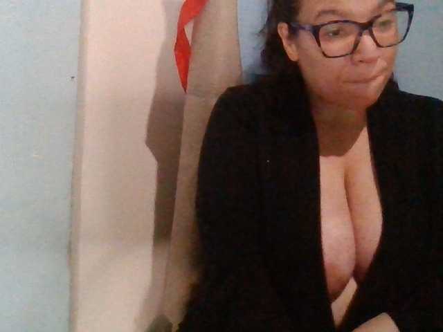 Kandykay — live female cam