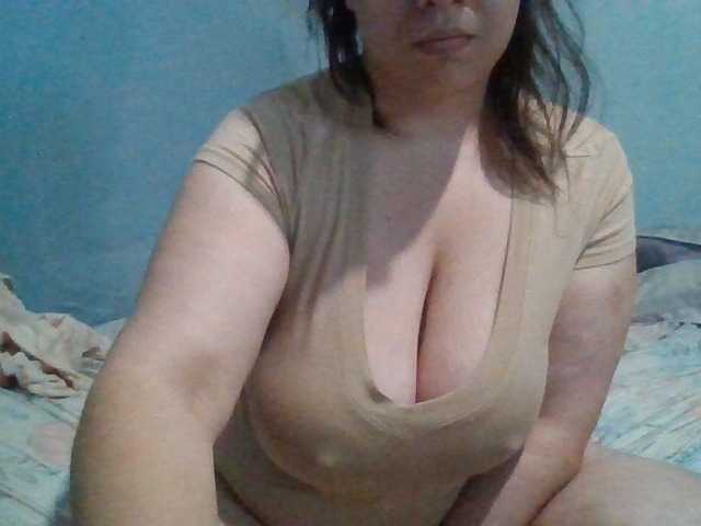 Kandykay live cam preview