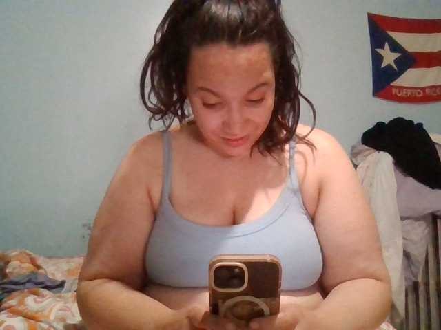 Kandykay live cam on BongaCams
