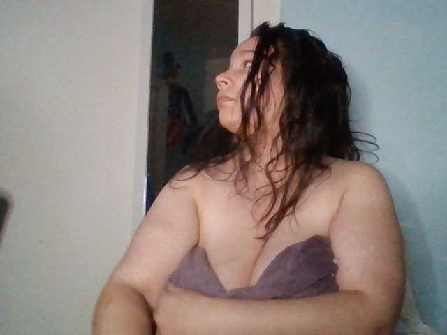 Kandykay live cam on BongaCams