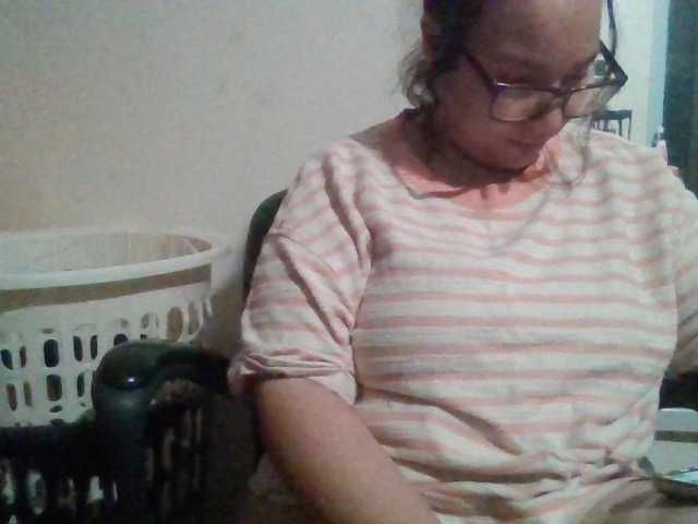 Kandykay live cam on BongaCams