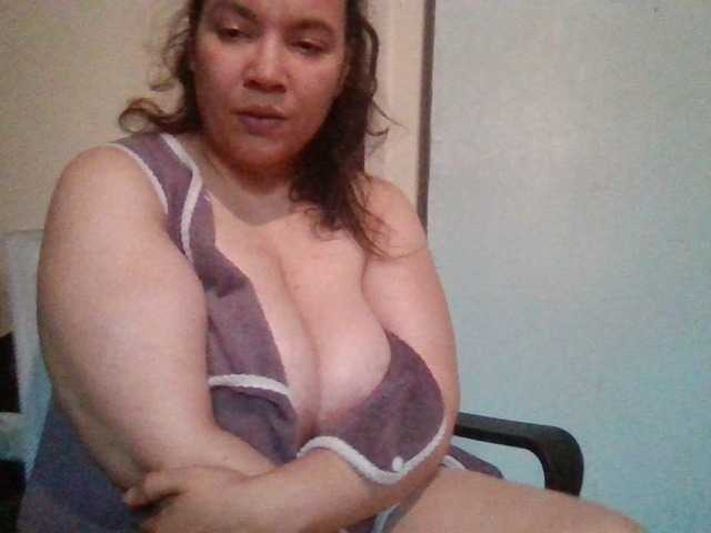 Kandykay live webcam show