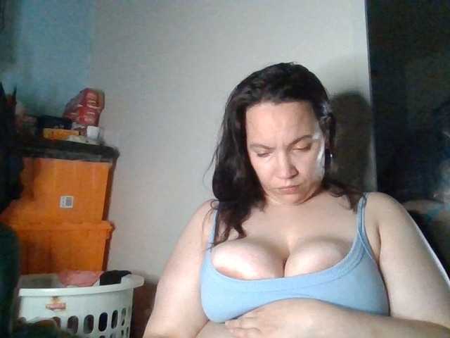 Kandykay live cam on BongaCams