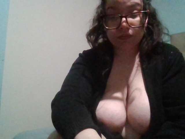 Kandykay live cam on BongaCams