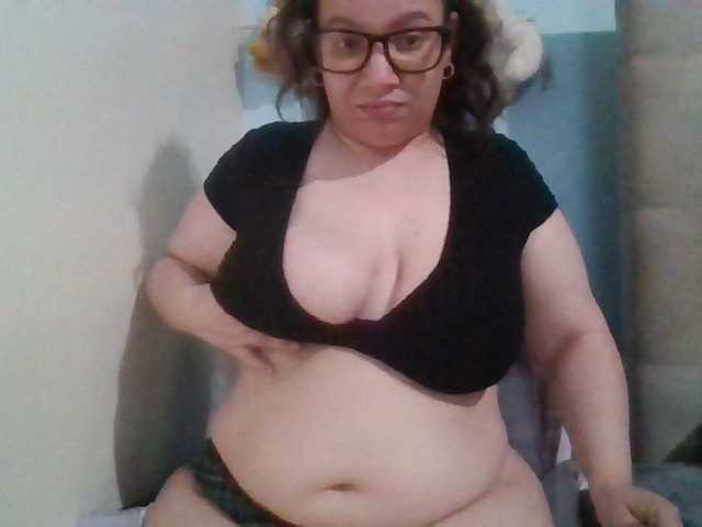 Kandykay live cam on BongaCams