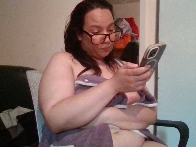 Kandykay live webcam show