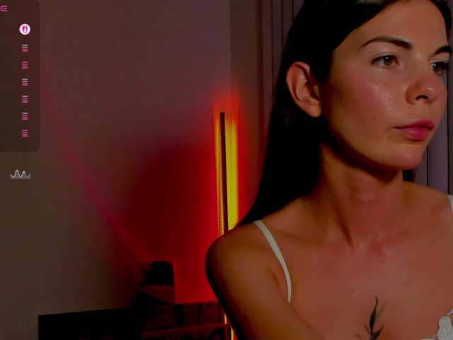 AndreaBlossom live webcam show