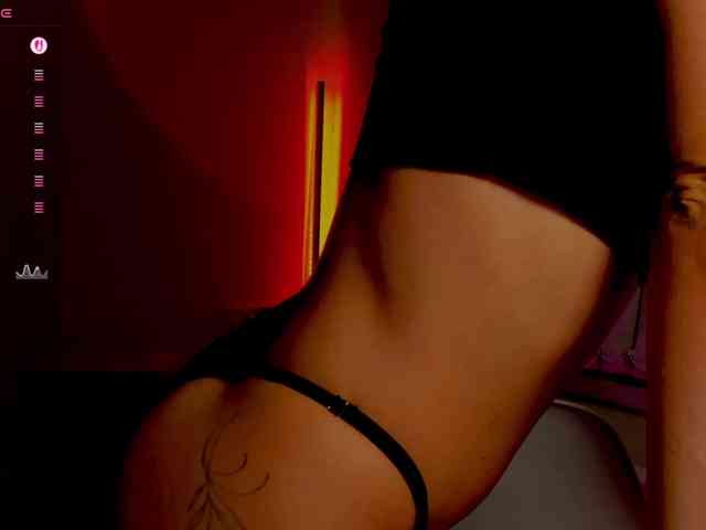 Model: AndreaBlossom