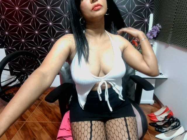 Sofipantyhot live cam on BongaCams