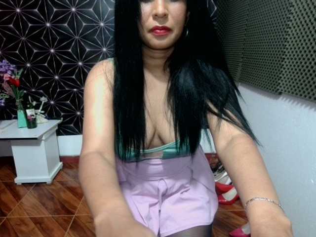Sofipantyhot live cam on BongaCams