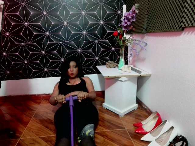 Sofipantyhot live cam on BongaCams