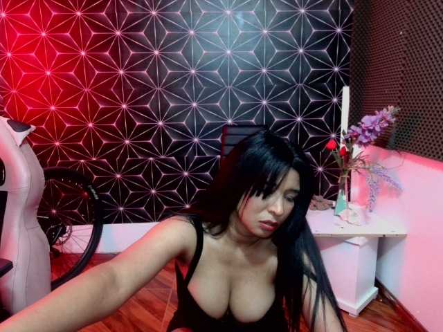 Sofipantyhot live cam on BongaCams