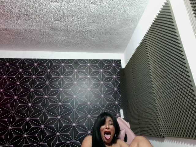 Sofipantyhot live cam on BongaCams