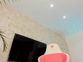 YannaMiana Porn Show