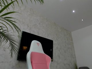 YannaMiana Porn Show