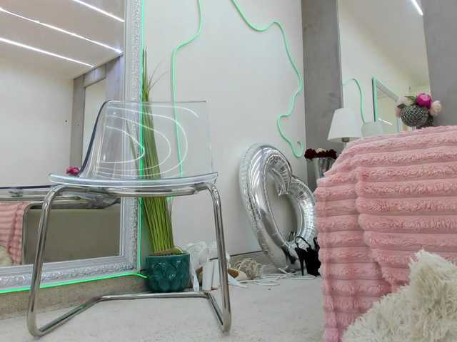 YannaMiana live cam on BongaCams