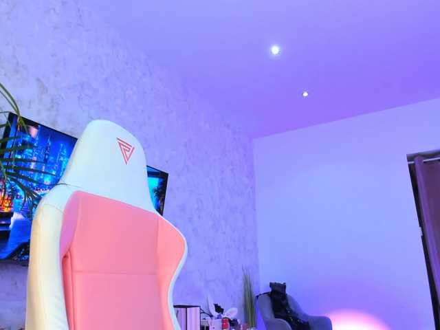 YannaMiana, live now on BongaCams