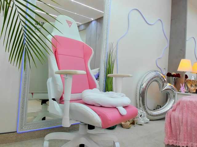 YannaMiana live cam on BongaCams