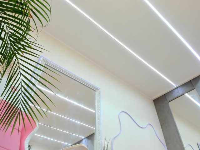 YannaMiana live cam on BongaCams