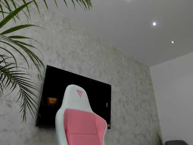 YannaMiana live cam on BongaCams