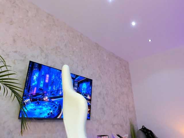 YannaMiana live cam preview