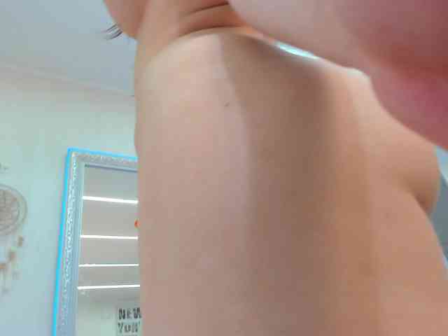 YannaMiana Sex Cam Show