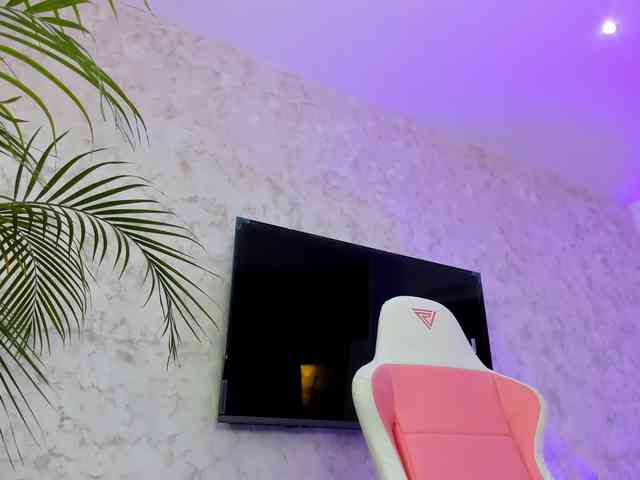 YannaMiana webcam