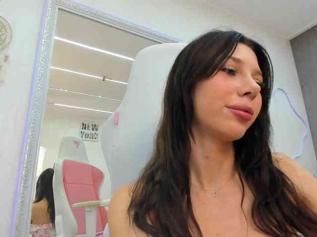 YannaMiana Sex Cam Show