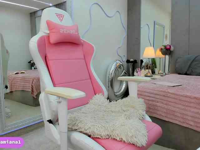 Модель: YannaMiana