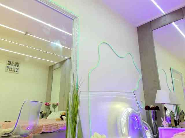 YannaMiana webcam