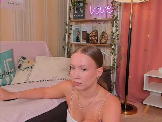 EvaSweet's BongaCams show and profile