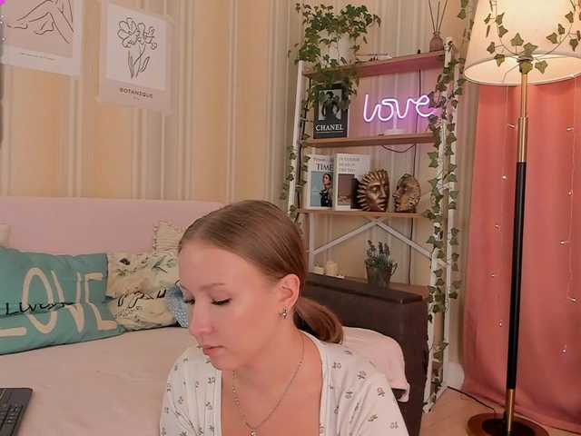 EvaSweet's BongaCams show and profile