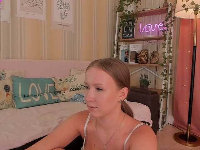 EvaSweet's BongaCams show and profile