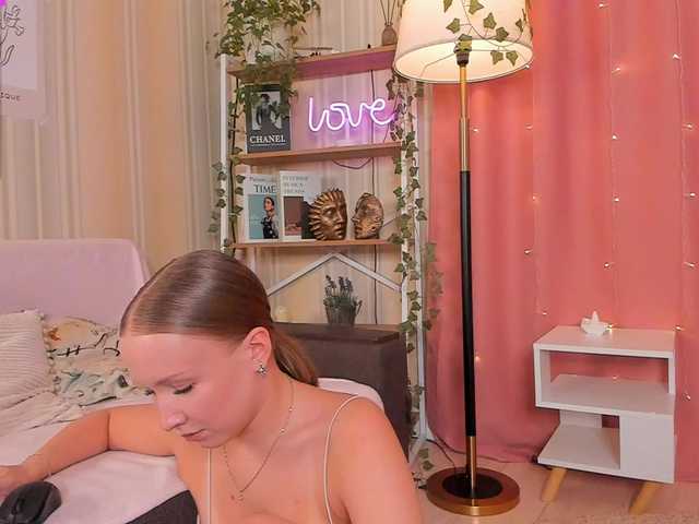 EvaSweet's BongaCams show and profile