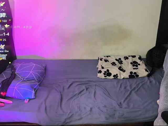 FriendsSex69 Live Webcam on BongaCams